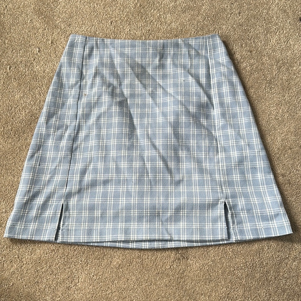 Super cute blue and white plaid skirt!